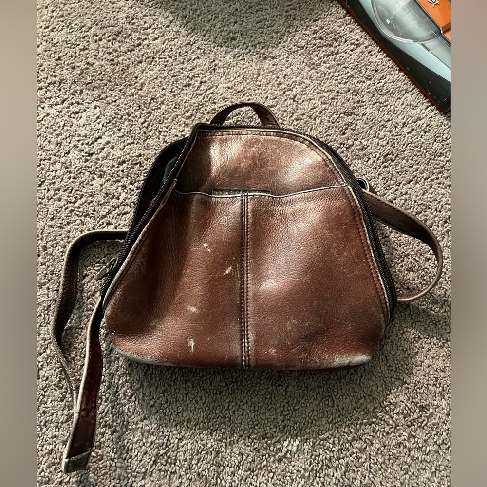 Le Donne brown leather medium size backpack